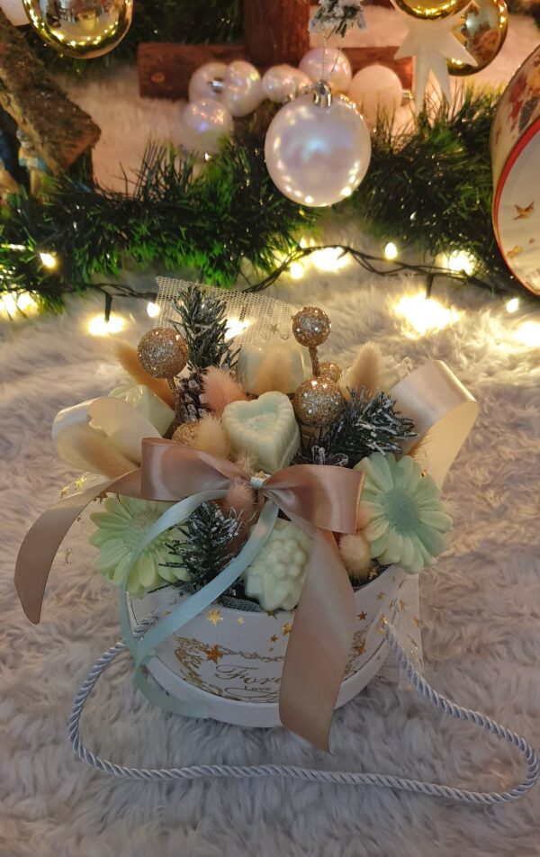 flowers made of candle  in a box (001) - Image 2