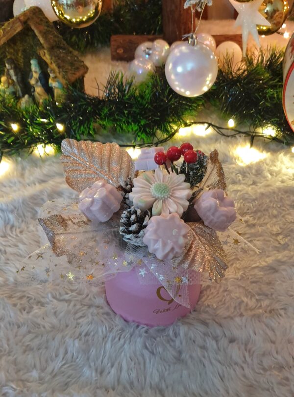 flowers made of candle  in a box (003)
