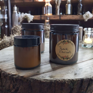 ΧΕΙΡΟΠΟΙΗΤΟ ΑΡΩΜΑΤΙΚΟ ΚΕΡΙ ΑΡΩΜΑ 'black vanilla' ΣΕ ΚΑΡΑΜΕΛΕ ΒΑΖΟ