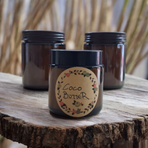 ΧΕΙΡΟΠΟΙΗΤΟ ΑΡΩΜΑΤΙΚΟ ΚΕΡΙ ΑΡΩΜΑ 'COCO-BUTTER' ΣΕ  ΚΑΡΑΜΕΛΕ ΒΑΖΑΚΙ