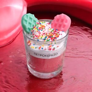 ΧΕΙΡΟΠΟΙΗΤΟ ΑΡΩΜΑΤΙΚΟ ΚΕΡΙ 'ΠΕΤΡΟΚΕΡΑΣΟ' ΚΑΙ ΓΑΡΝΙΤΟΥΡΑ ΣΑΝΤΙΓΙ ΒΑΖΑΚΙ 220 ml