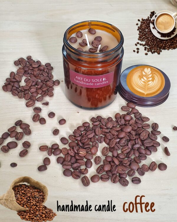 ΧΕΙΡΟΠΟΙΗΤΟ ΑΡΩΜΑΤΙΚΟ ΚΕΡΙ ''COFFEE ARABICA'' ΣΕ ΚΑΡΑΜΕΛΕ ΒΑΖΟ  ( 240 ml )